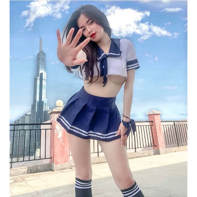 Trang phục gợi cảm trên giường